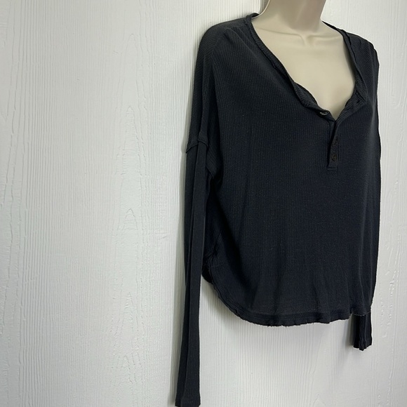 Urban Outfitters - Navy Thermal Half Button Boxy Crop Long Sleeve Top Size Med - Picture 4 of 11